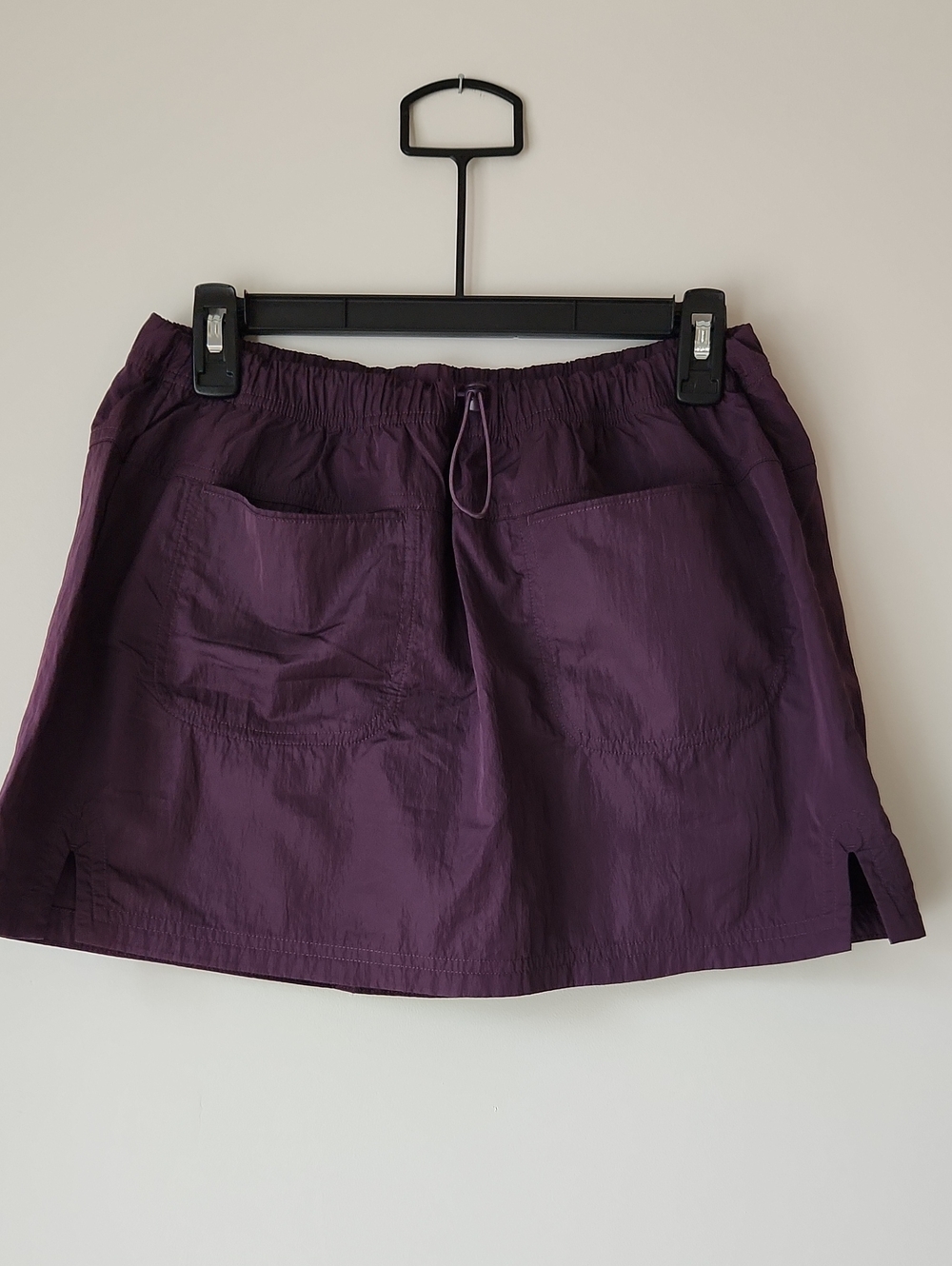 aerie - Like New The Hiker Skort Cool Berry - M